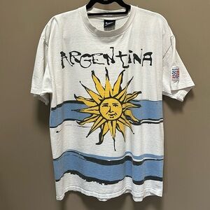 Vintage World Cup ‘94 Argentina Graphic Soccer tee
Size: Men's L 100% cotton